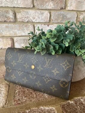 Louis Vuitton | LV Monogram Sarah Wallet | Tri-Fold